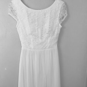 Girl. B. Darlin White Laced Floral Dress. Sz 5.
